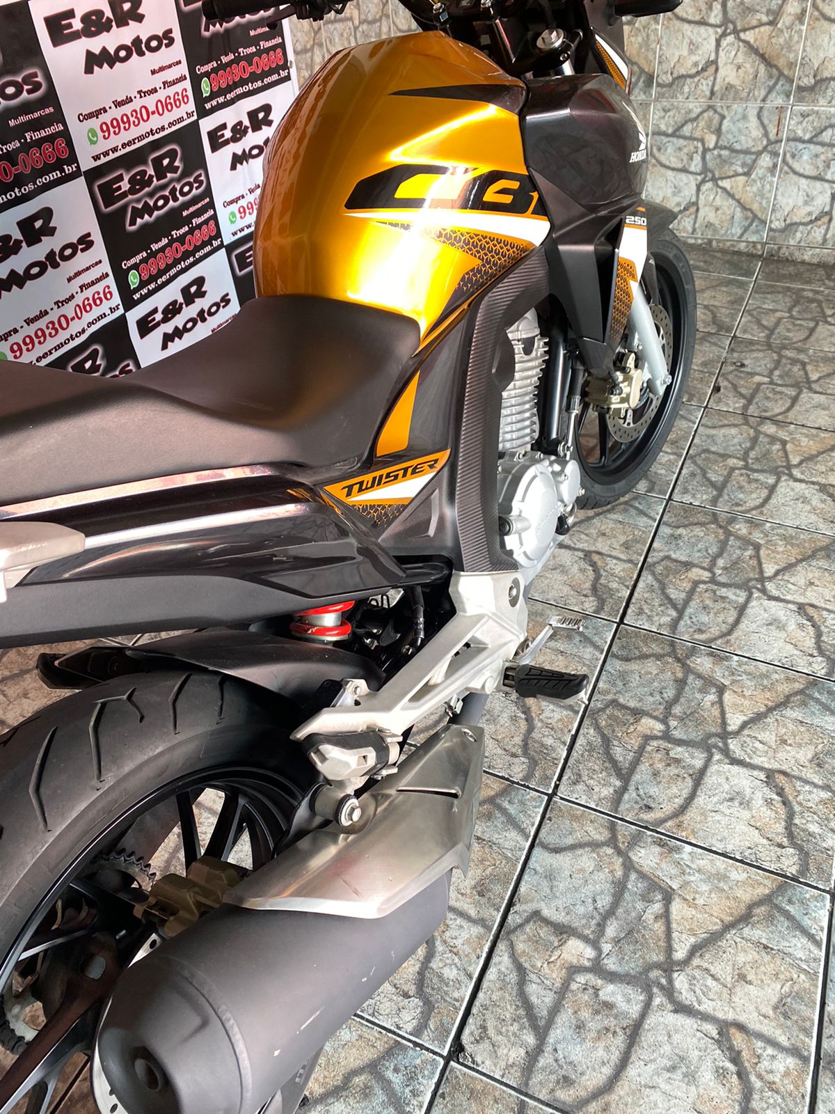 HONDA/CB250 TWISTER – 2021 – 8.000km