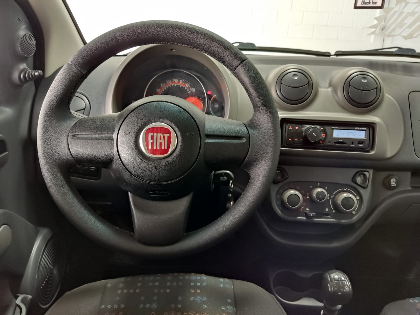 FIAT UNO 1.0 VIVACE ANO 2013 COMPLETO