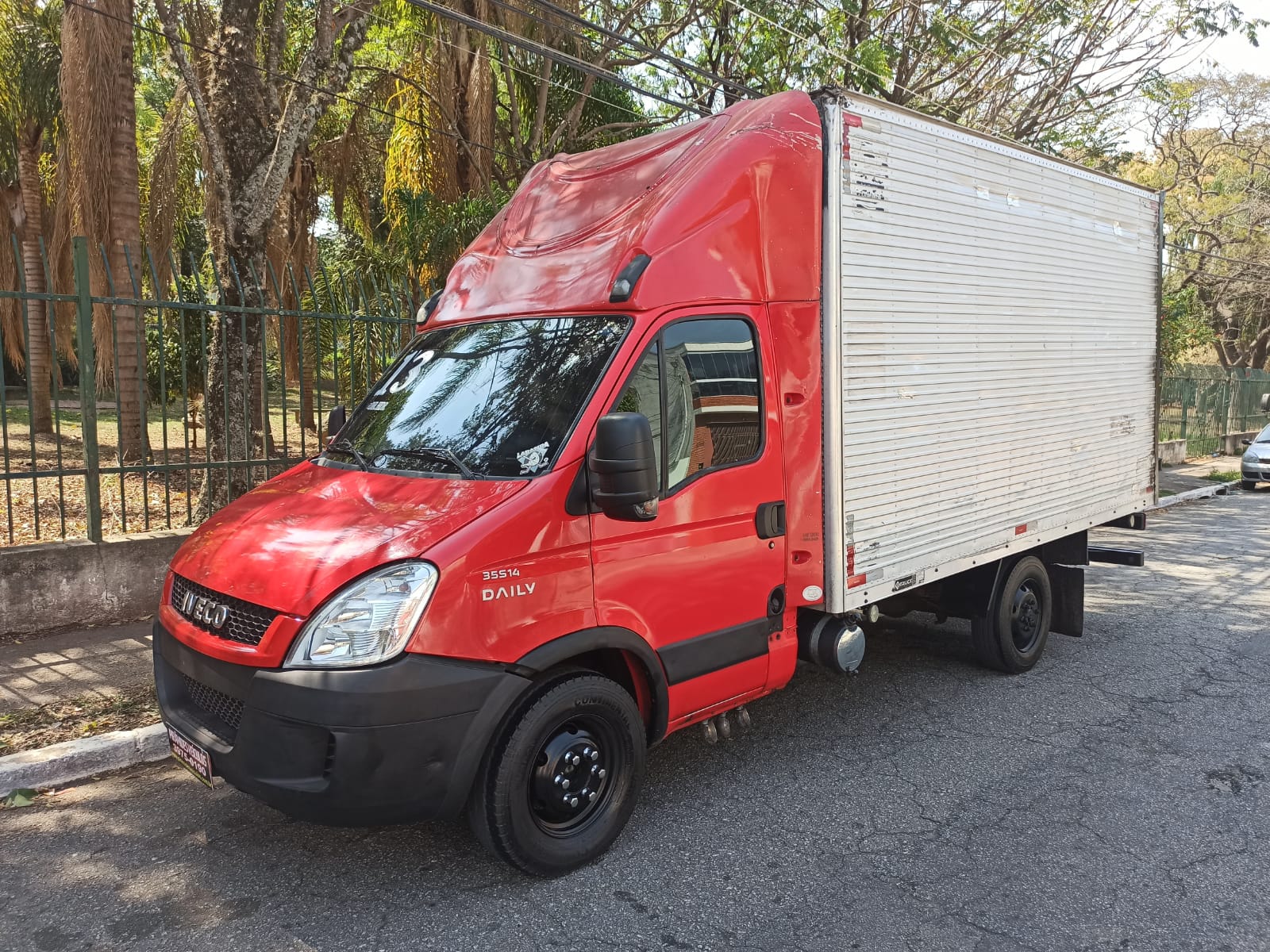 Iveco Daily 3.0 Diesel 35S14 Ano 2013 Baú