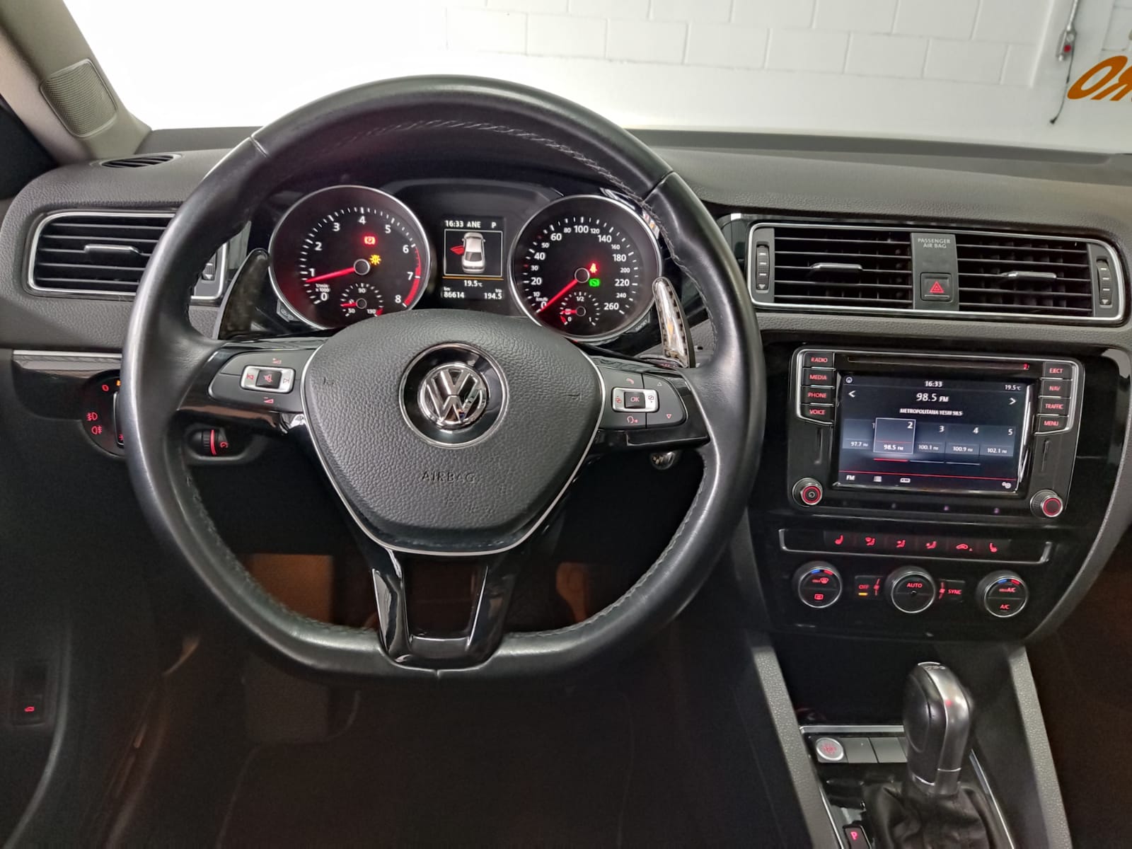 VOLKSWAGEN JETTA 2.0 TSI HIGHLINE AUT. ANO 2016 COMPLETO