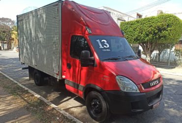 Iveco Daily 3.0 Diesel 35S14 Ano 2013 Baú