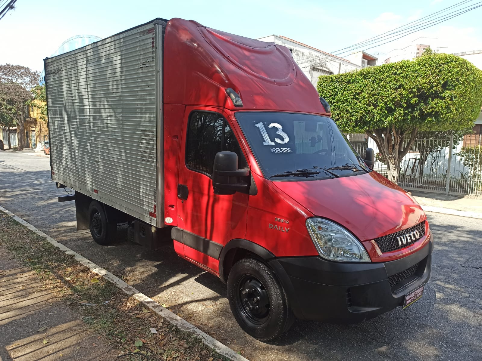 Iveco Daily 3.0 Diesel 35S14 Ano 2013 Baú